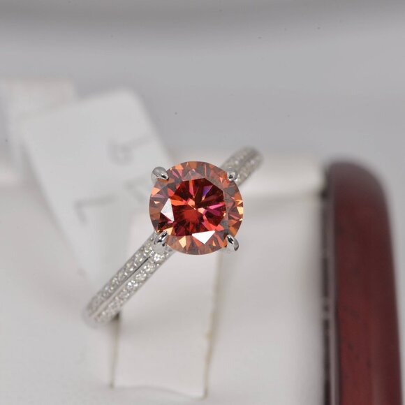2.0ct Brilliant Round Cut Pomagranate Red Moissanite Engagement Ring - Picture 5 of 7